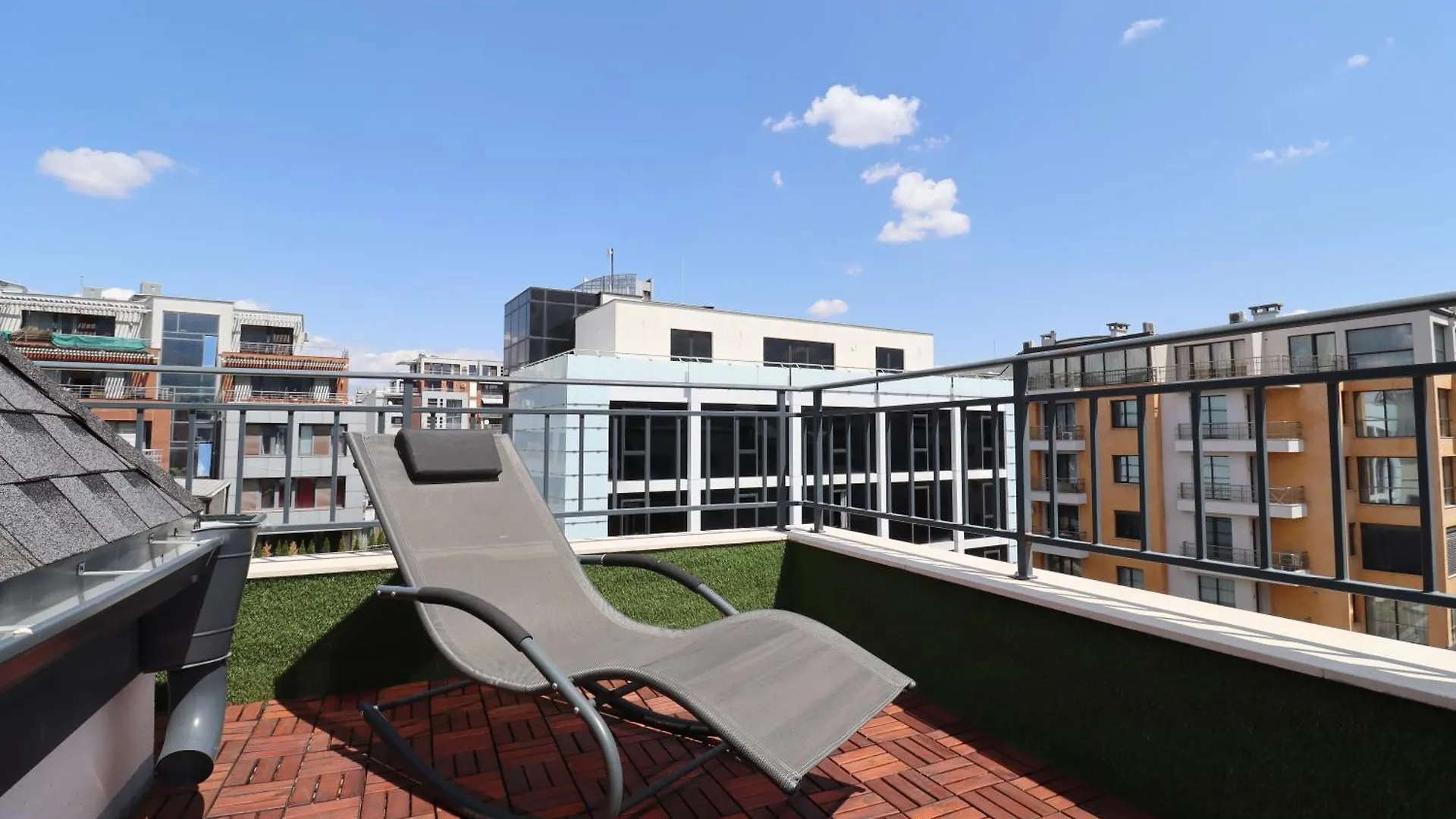 New Sofia Skyline 1Bdrm Free Parking & Terrace Apartment