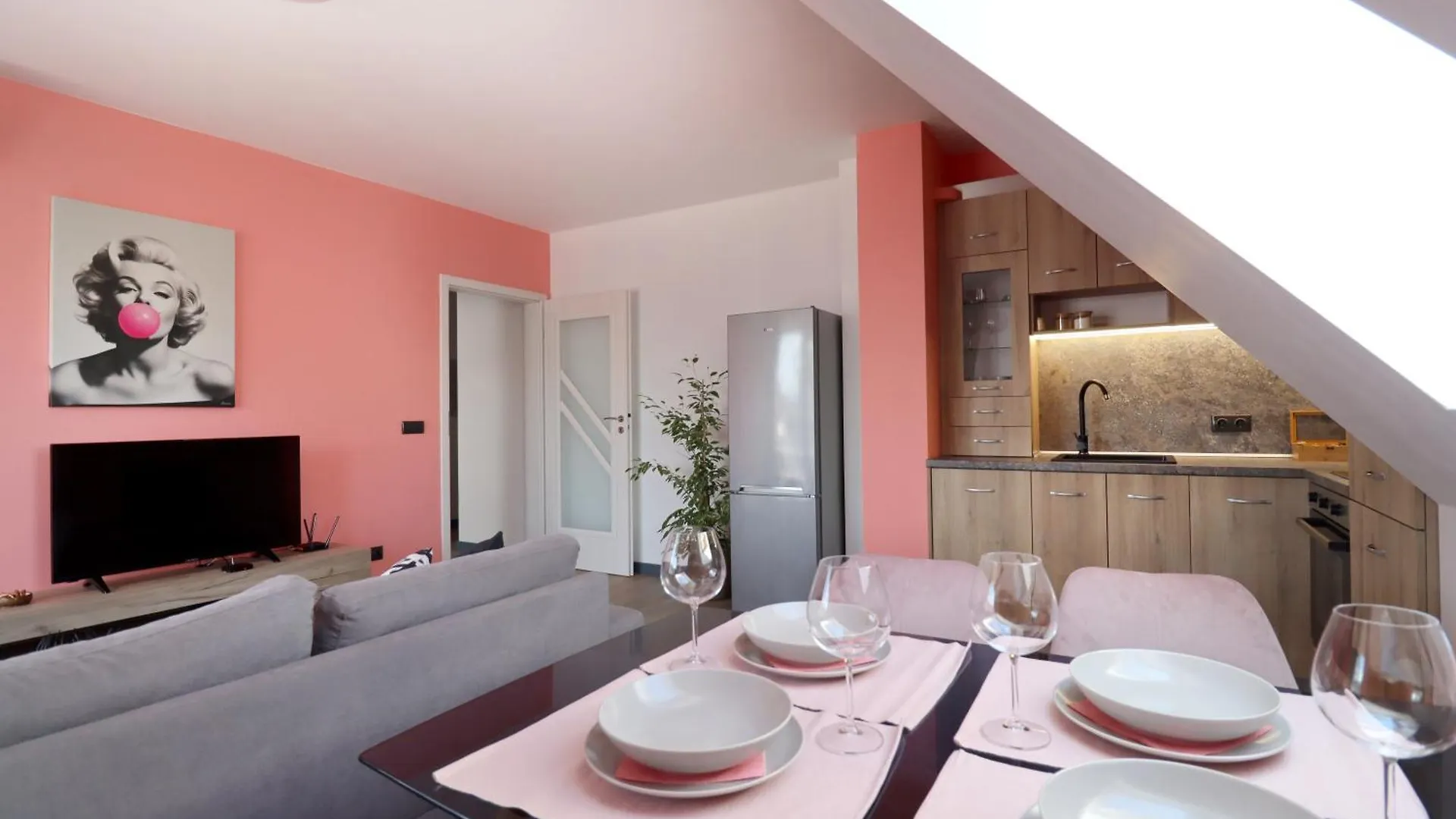 New Sofia Skyline 1Bdrm Free Parking & Terrace Apartment
