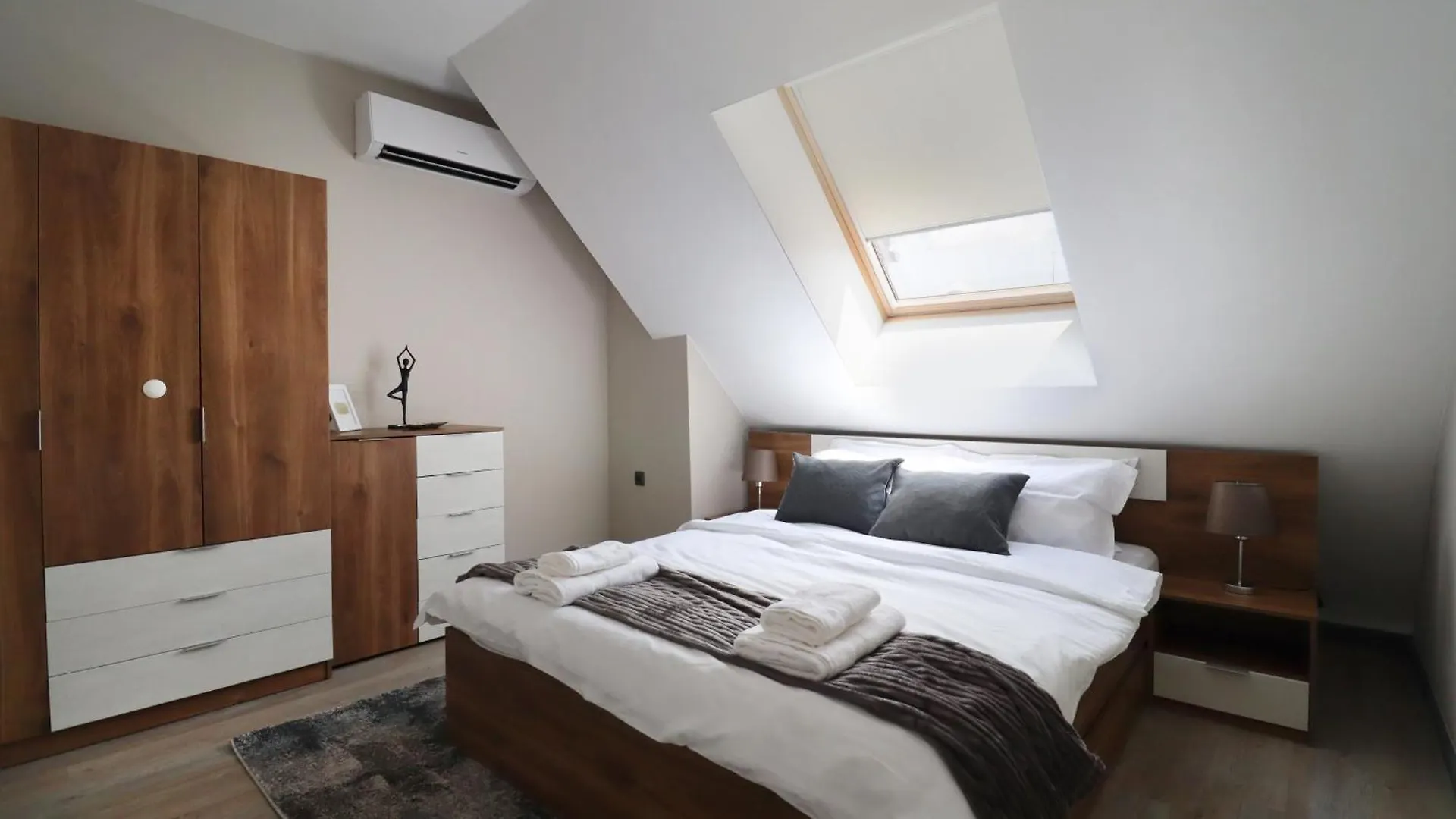 New Sofia Skyline 1Bdrm Free Parking & Terrace Apartment