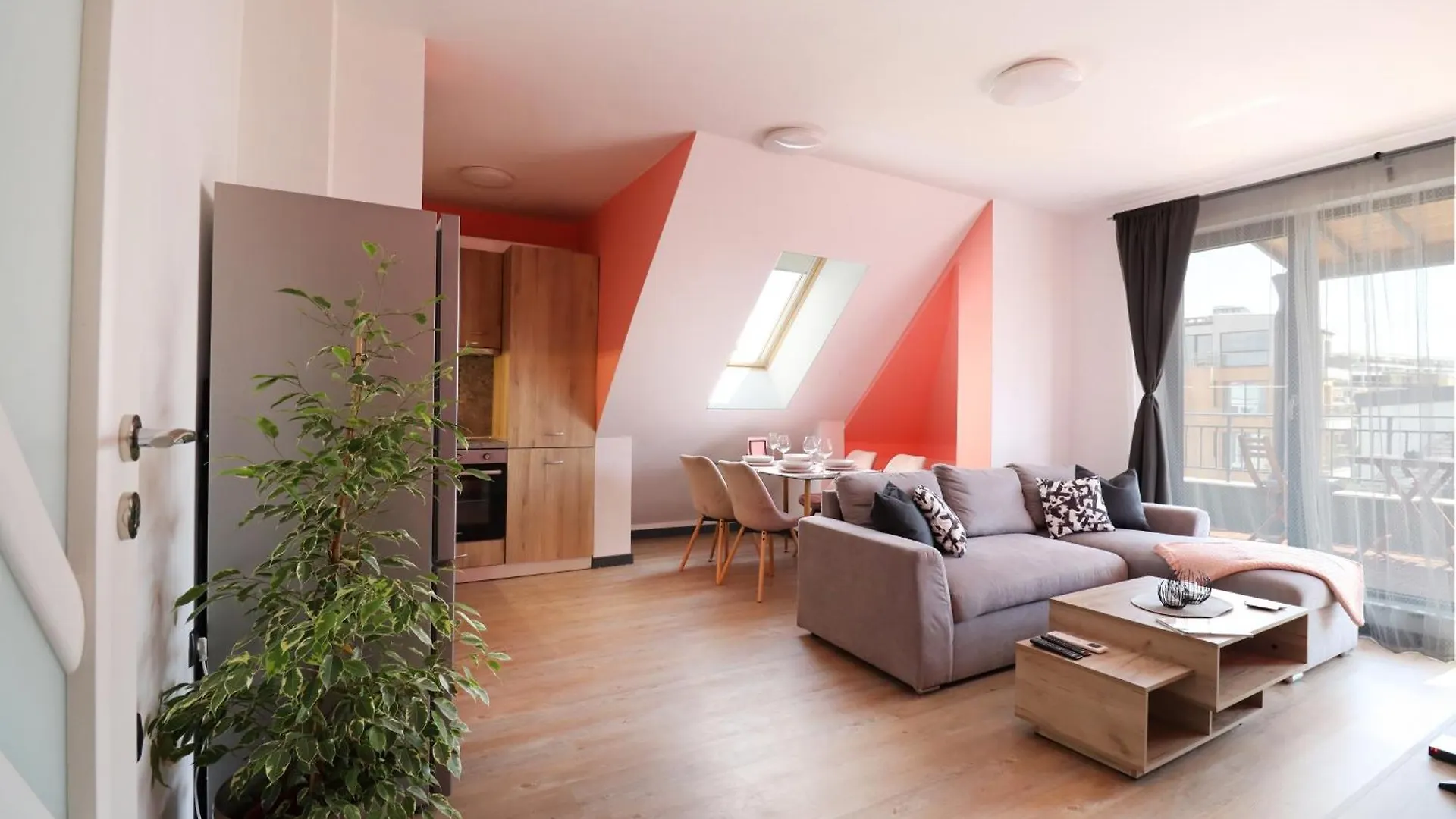 New Sofia Skyline 1Bdrm Free Parking & Terrace Apartment 0*,