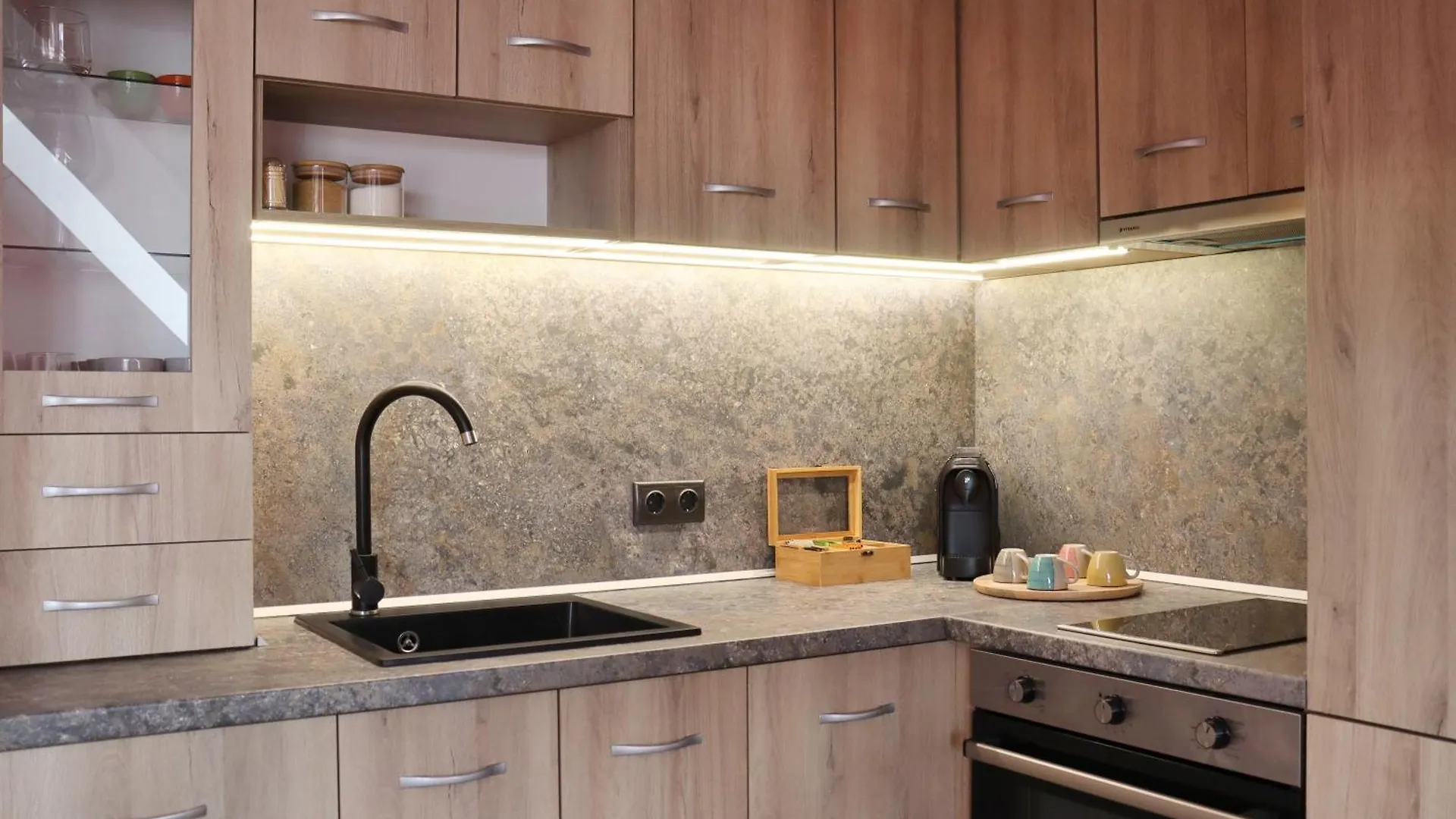 New Sofia Skyline 1Bdrm Free Parking & Terrace Apartment